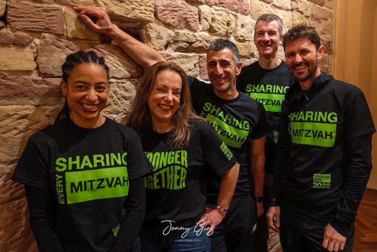 Mitzvah Day volunteers